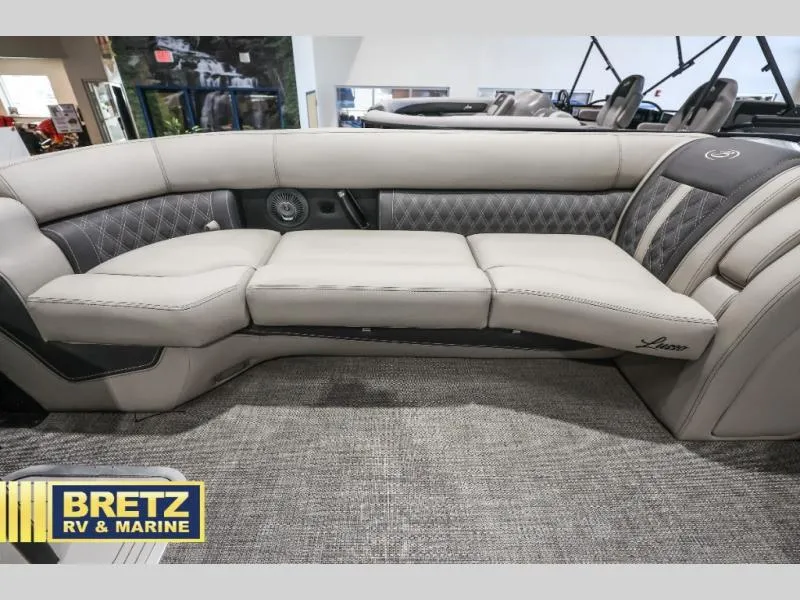 Slide: The Image of Lusso Ultra-Lounge L25UC 2025 - 10