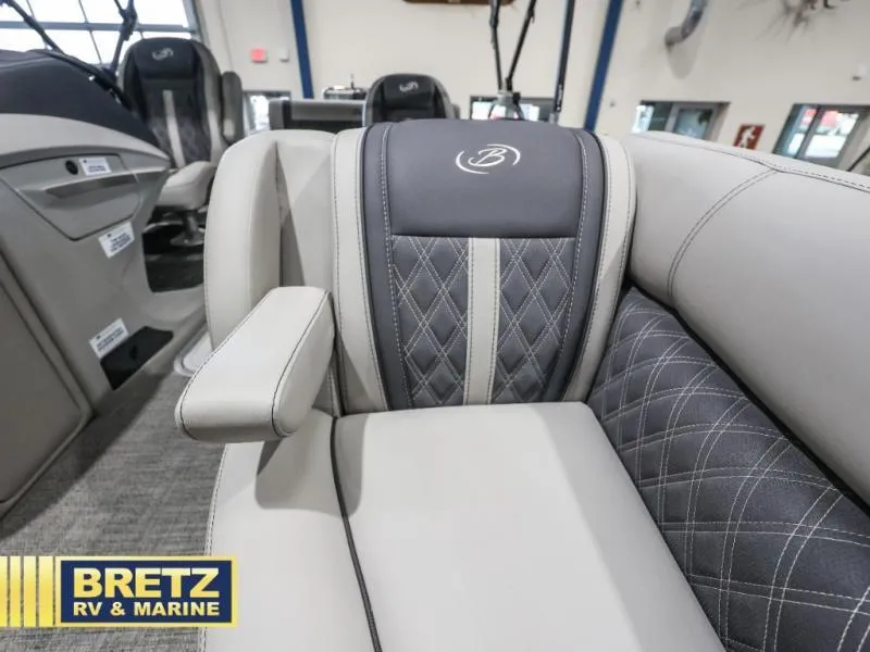 Slide: The Image of Lusso Ultra-Lounge L25UC 2025 - 12