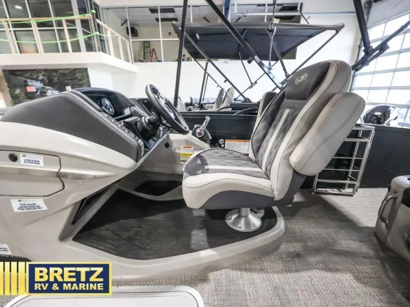 Slide: The Image of Lusso Ultra-Lounge L25UC 2025 - 14