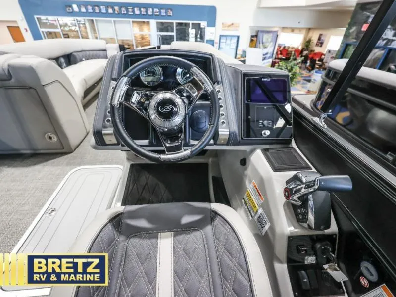 Slide: The Image of Lusso Ultra-Lounge L25UC 2025 - 15