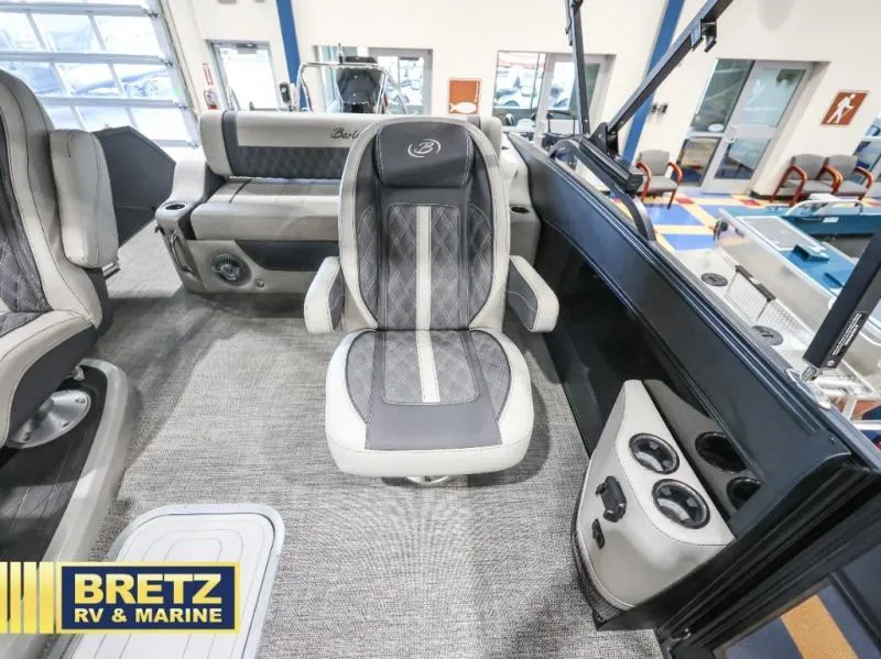 Slide: The Image of Lusso Ultra-Lounge L25UC 2025 - 19