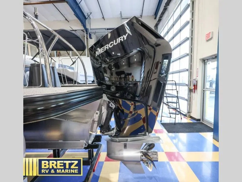 Slide: The Image of Lusso Ultra-Lounge L25UC 2025 - 25