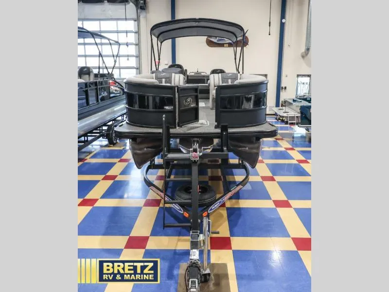 Slide: The Image of Lusso Ultra-Lounge L25UC 2025 - 3