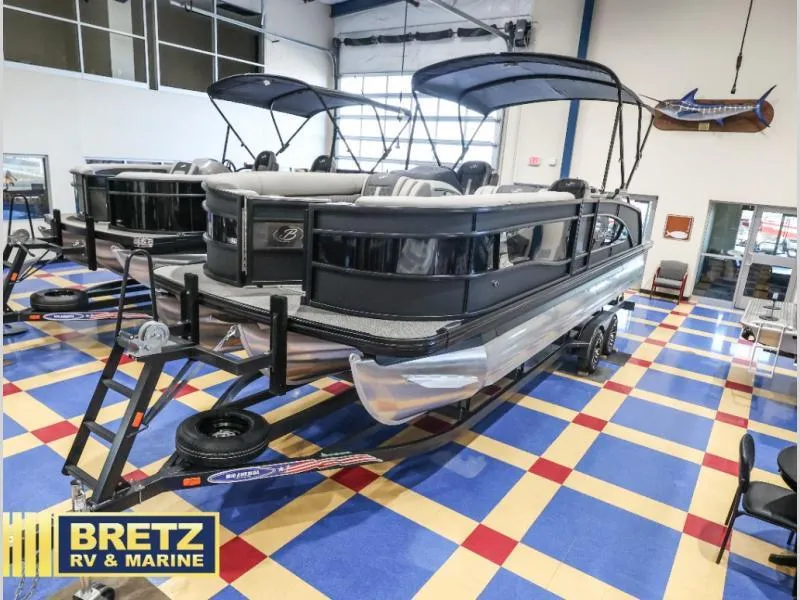 Slide: The Image of Lusso Ultra-Lounge L25UC 2025 - 4