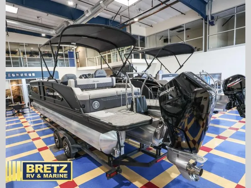 Slide: The Image of Lusso Ultra-Lounge L25UC 2025 - 7