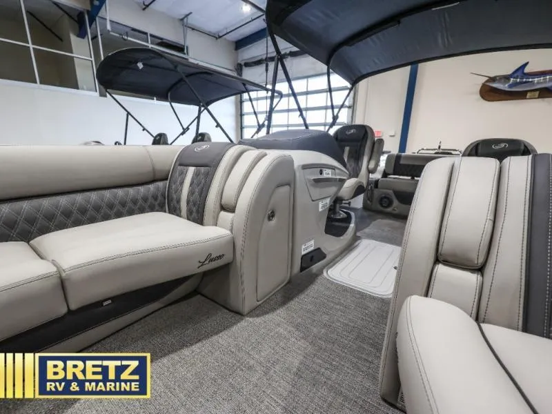 Slide: The Image of Lusso Ultra-Lounge L25UC 2025 - 9