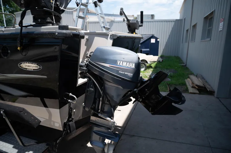 Slide: The Image of Crestliner 2050 I/O - 3