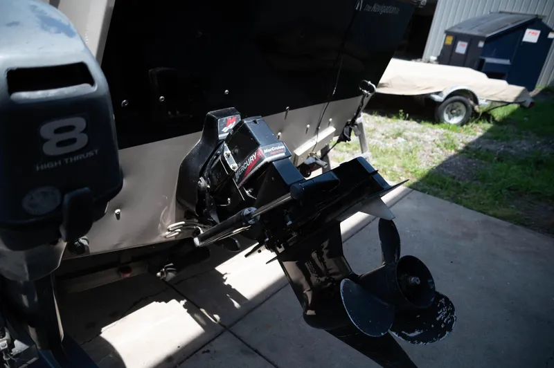 Slide: The Image of Crestliner 2050 I/O - 4