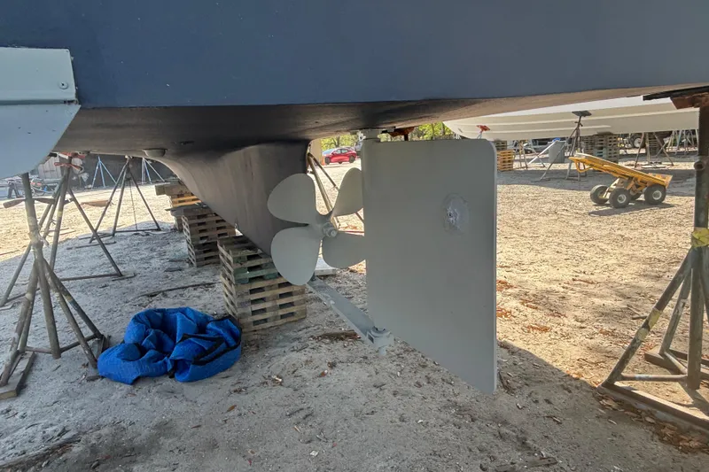 Slide: The Image of Underside of a 2004 Atlas Boat Works Acadia 32 boat. - 20