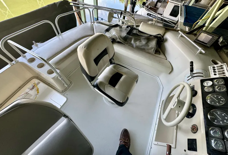 Slide: The Image of Mainship Mediterranean Convertible 1988 - 27