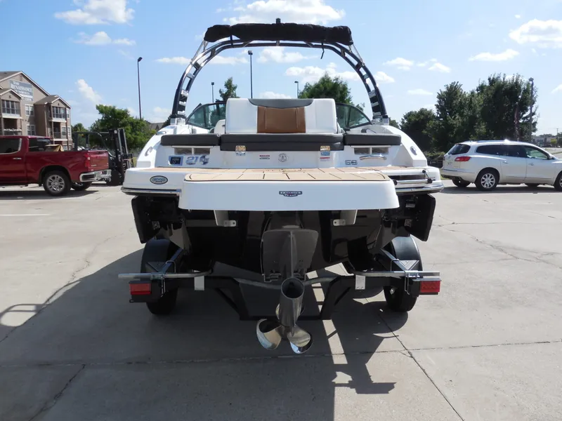 Slide: The Image of Chaparral 21 Surf 2025 - 3