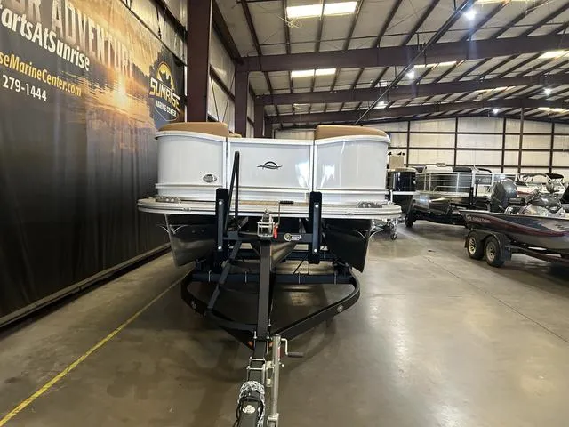 Slide: The Image of 2025 SunCatcher Fusion 322C boat with Yamaha 200 "SHO" in showroom. - 4