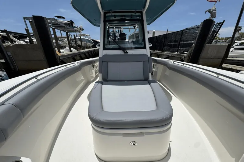 Slide: The Image of Boston Whaler 280 Outrage 2025 - 25
