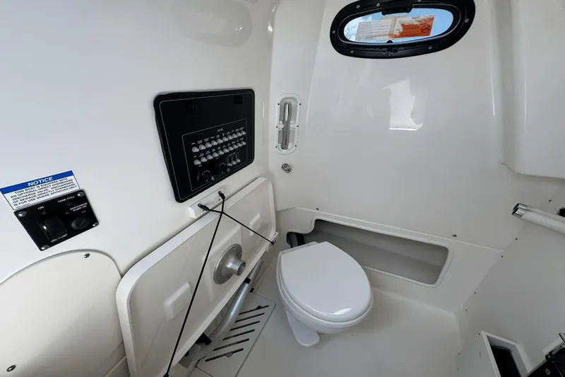 Slide: The Image of Boston Whaler 280 Outrage 2025 - 29