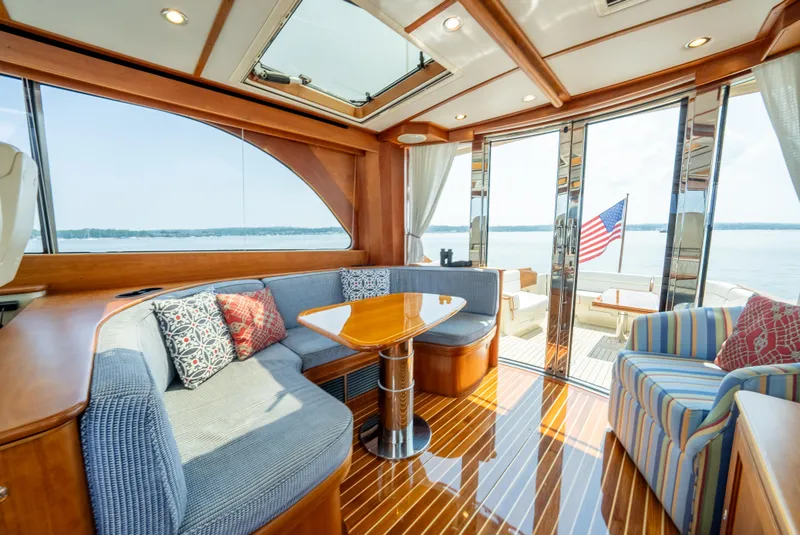 Slide: The Image of Salon Table - 14