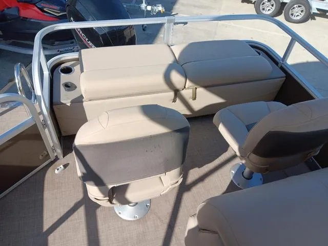 Slide: The Image of Sun Tracker SUNTRACKER SPORTFISH 22 XP3 W/150HP 2023 - 11