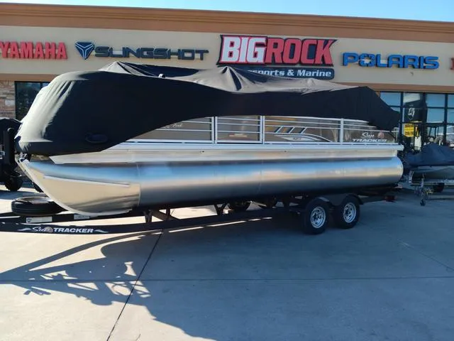 Slide: The Image of Sun Tracker SUNTRACKER SPORTFISH 22 XP3 W/150HP 2023 - 8