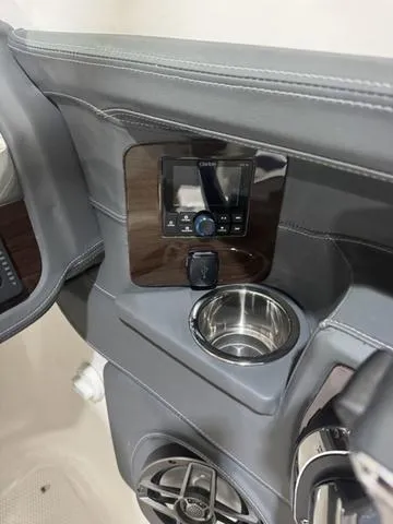 Slide: The Image of Chaparral 287 SSX 2024 - 15