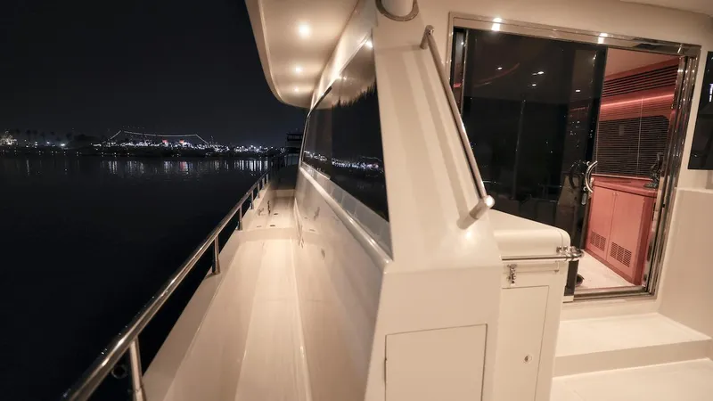 Slide: The Image of Grand Motor Yacht 2004 - 50