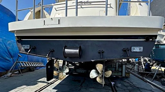 Slide: The Image of Grand Motor Yacht 2004 - 56