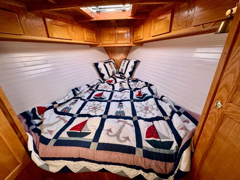Slide: The Image of Bruce Roberts Offshore 2000 - 6