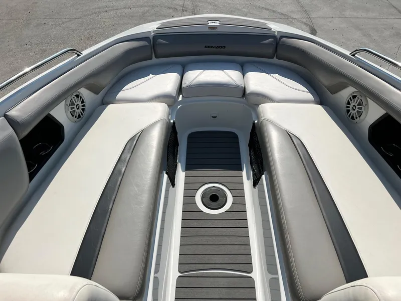 Slide: The Image of Sea-Doo 230 Challenger SE 2012 - 11