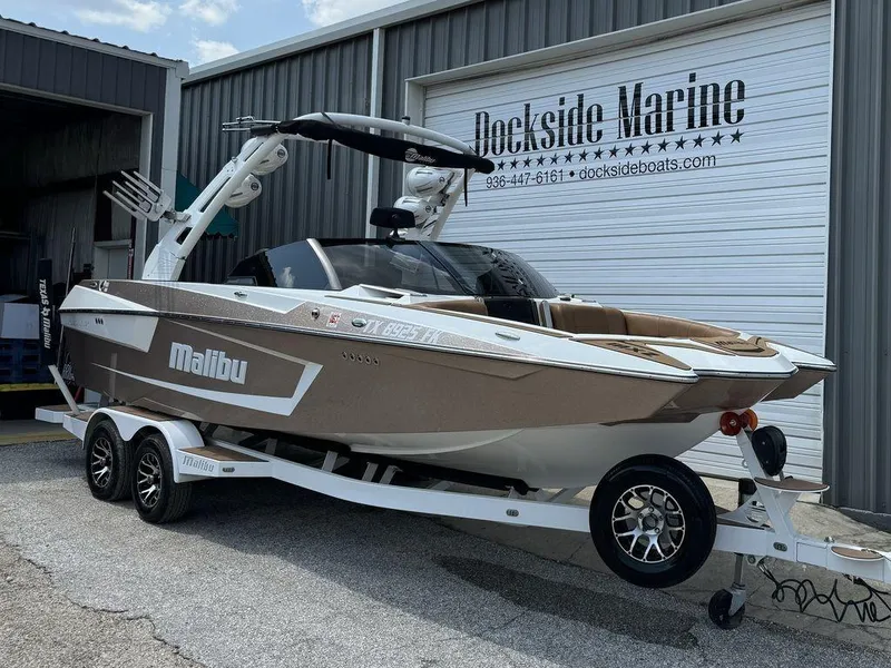 Slide: The Image of Malibu Wakesetter 23 MXZ 2020 - 1