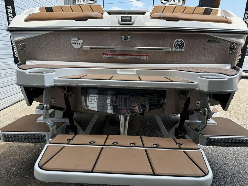 Slide: The Image of Malibu Wakesetter 23 MXZ 2020 - 3