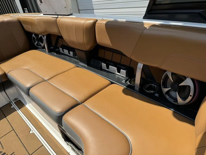 Slide: The Image of Malibu Wakesetter 23 MXZ 2020 - 8