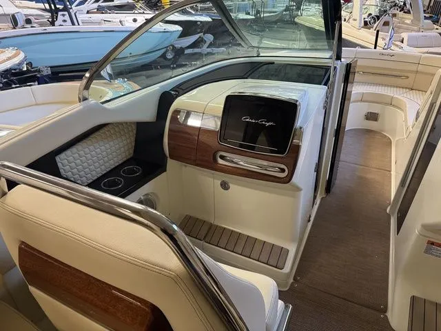 Slide: The Image of Chris-Craft Launch 31 GT 2025 - 11