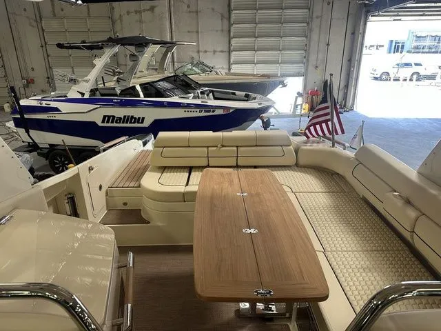 Slide: The Image of Chris-Craft Launch 31 GT 2025 - 13