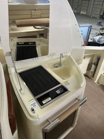 Slide: The Image of Chris-Craft Launch 31 GT 2025 - 18