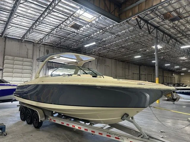 Slide: The Image of Chris-Craft Launch 31 GT 2025 - 3