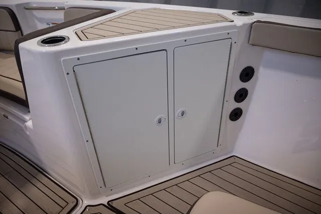 Slide: The Image of Yamaha 222 FSH Sport E 2025 - 12