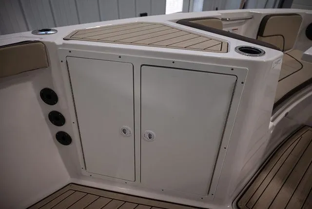 Slide: The Image of Yamaha 222 FSH Sport E 2025 - 13