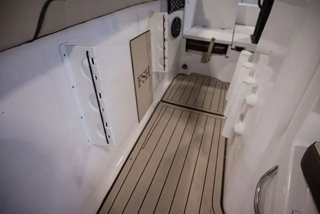 Slide: The Image of Yamaha 222 FSH Sport E 2025 - 16