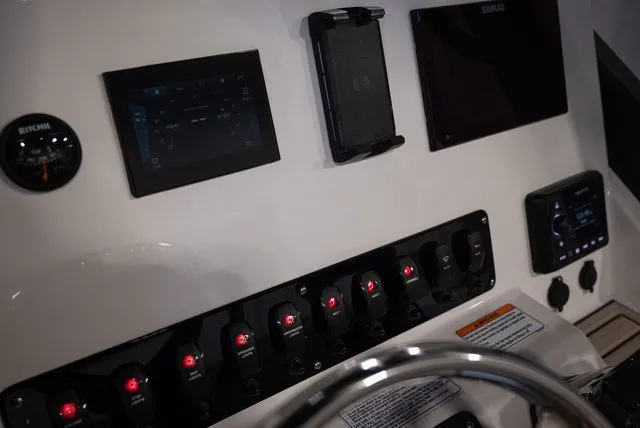 Slide: The Image of Yamaha 222 FSH Sport E 2025 - 8