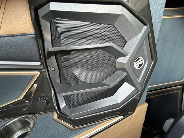 Slide: The Image of Tigé 25 Ultra ZX 2024 - 16