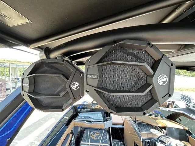 Slide: The Image of Tigé 25 Ultra ZX 2024 - 17