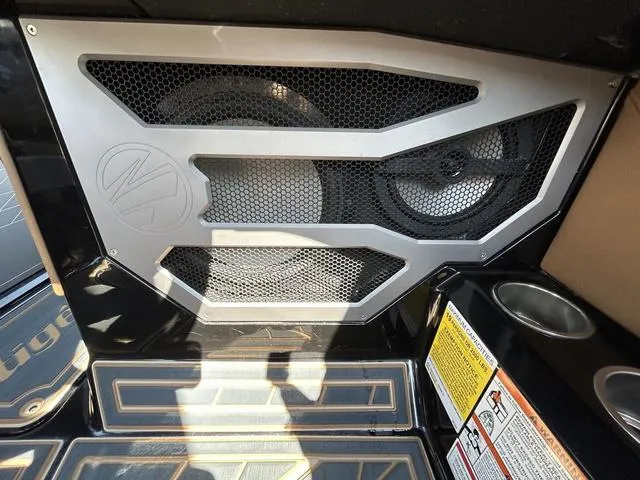 Slide: The Image of Tigé 25 Ultra ZX 2024 - 19