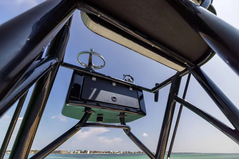 Slide: The Image of 2008 SeaVee 390 B boat helm, ocean view, clear sky. - 44