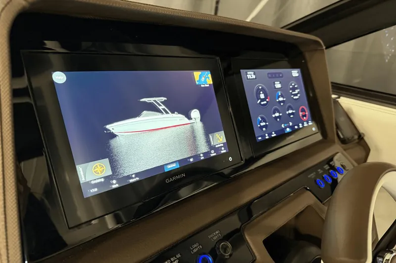 Slide: The Image of Cobalt R6 Outboard 2025 - 101