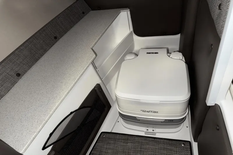 Slide: The Image of Cobalt R6 Outboard 2025 - 79