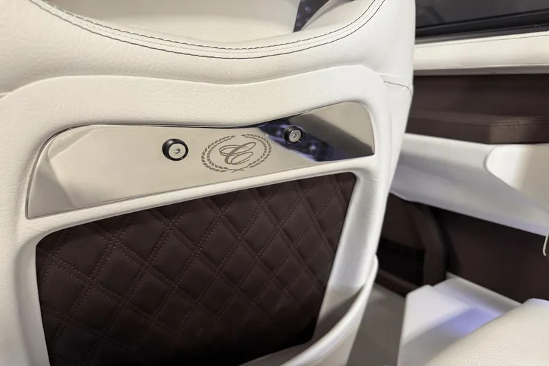 Slide: The Image of Cobalt R6 Outboard 2025 - 89