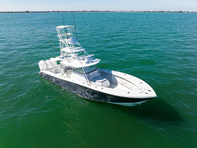 Slide: The Image of Yellowfin 42 Offshore 2022 - 56