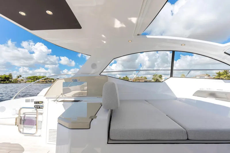 Slide: The Image of Azimut Atlantis 45 2025 - 13