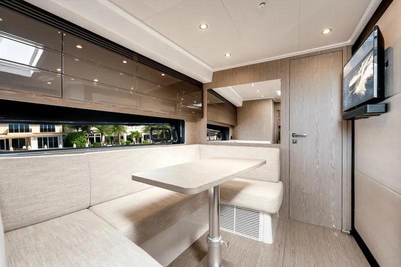 Slide: The Image of Azimut Atlantis 45 2025 - 22