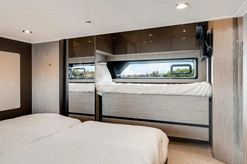 Slide: The Image of Azimut Atlantis 45 2025 - 34