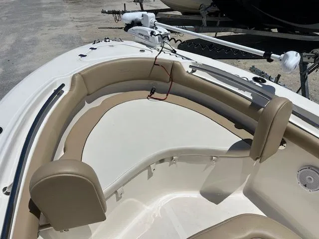 Slide: The Image of Pioneer 202 Islander 2021 - 9