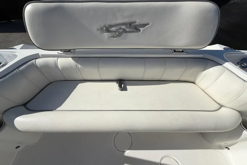 Slide: The Image of White leather seating on a 2021 Glasstream 280 SCX boat. - 98